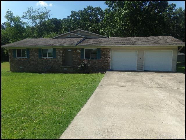 *BENTON/BRYANT* SPACIOUS HOME IN SALINE COUNTY WITH 1/2 ACRE LOT!! This 3 Bedroom And 2 Bath Home Features Over 1800 Sqft! 1/2 Acre Level Lot With 720 Sqft Detached Workshop And RV Shed! Updated Flooring! Newer Stove! Updated Shower And Granite In Primary Bathroom! Large Deck On Back Facing Green Belt! 2 Car Garage For Parking! Bryant School District! PET FRIENDLY!! AVAILABLE NOW!!! <a href='https://raineyrealty.com/virtualtour.php?r=HsUk6f'> Click here for a 360° Virtual Tour</a>