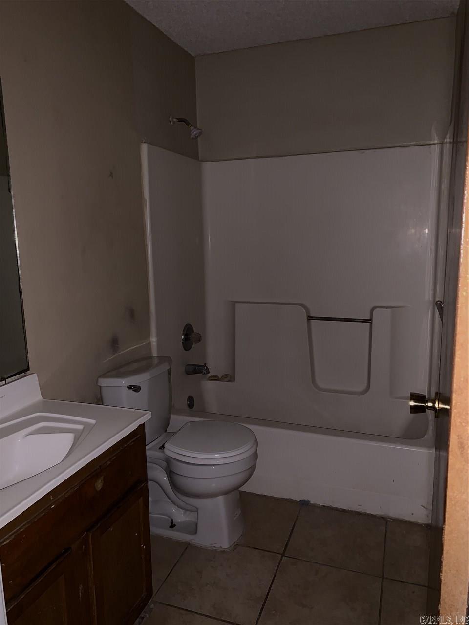 Barrow John 12L - Residential Lease