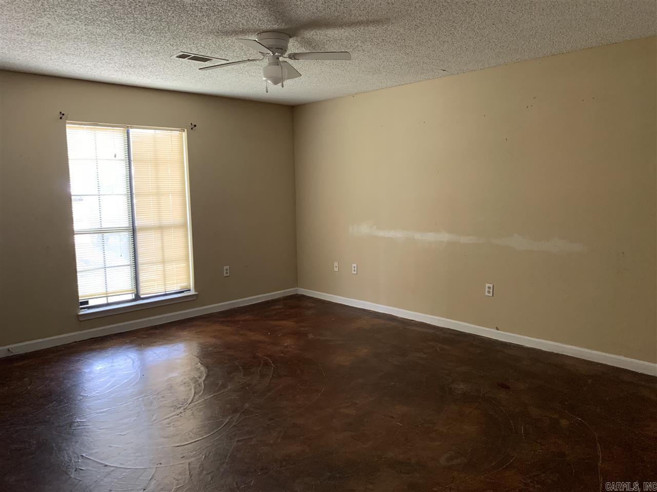 Barrow John 12L - Residential Lease