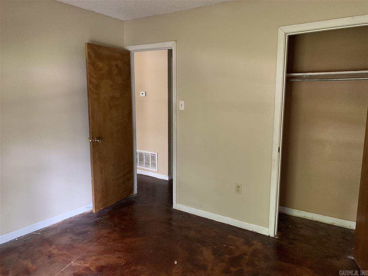 Barrow John 12L - Residential Lease