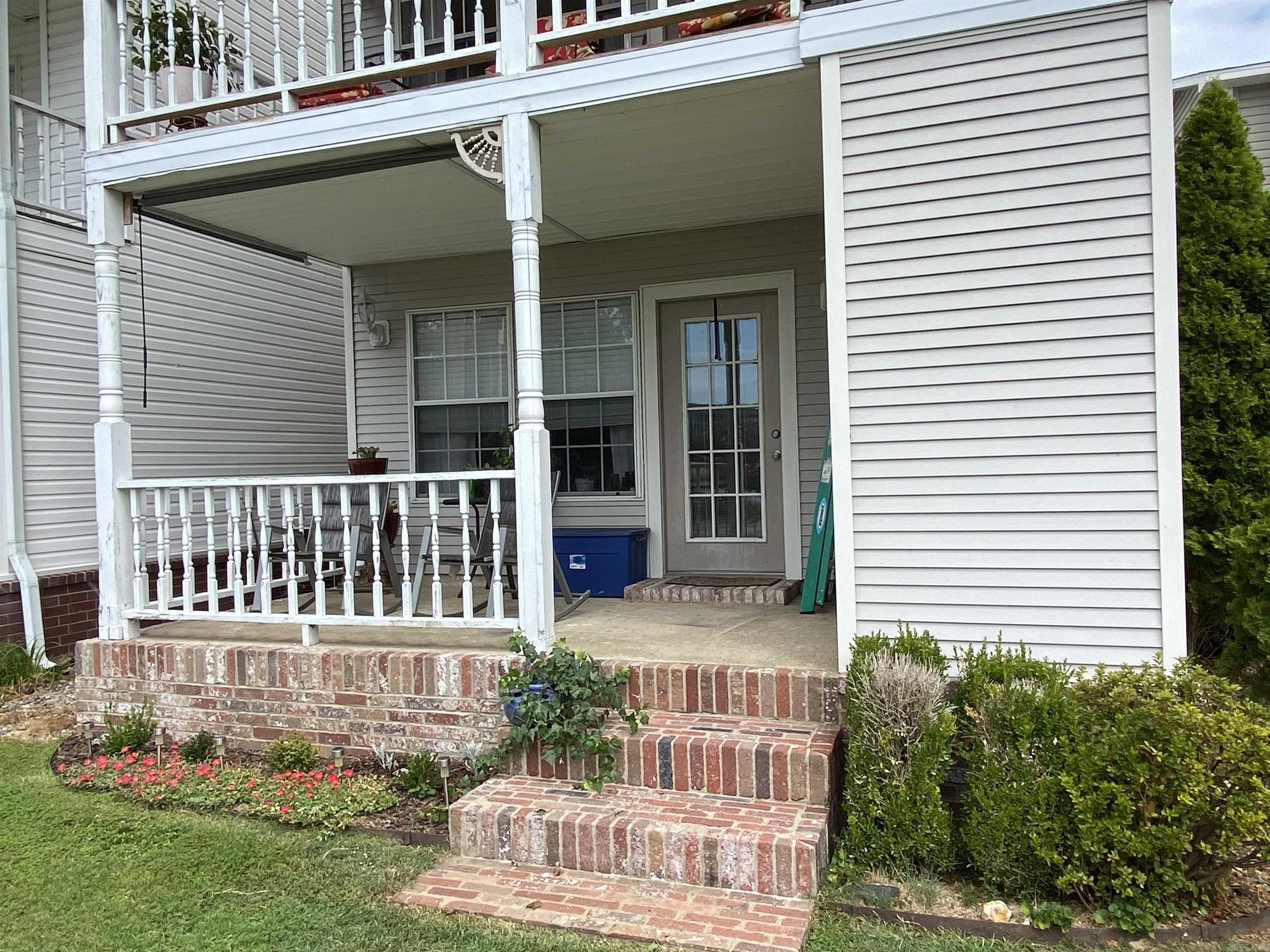 LAKE POINTE GARDEN HOMES - Residential