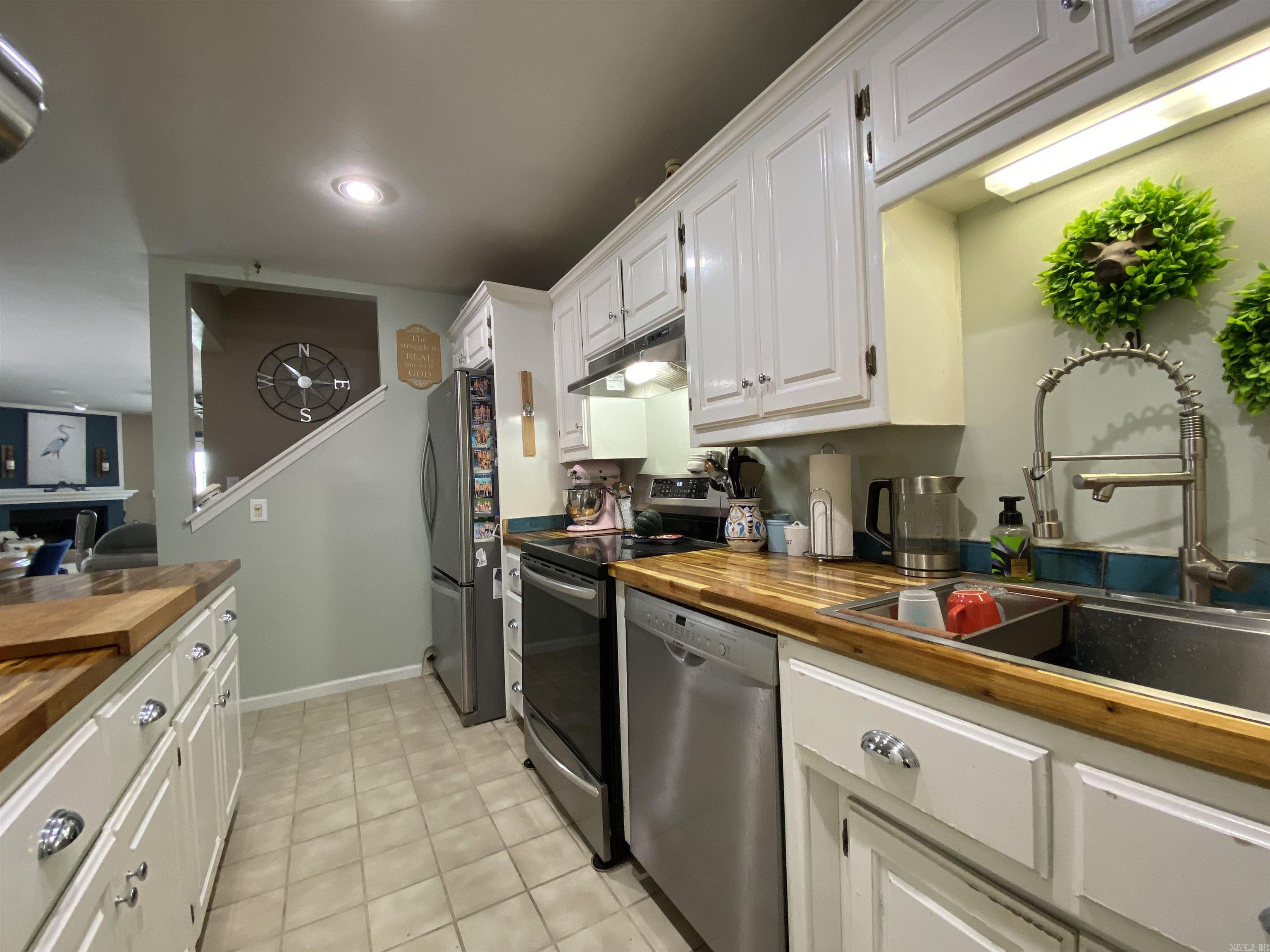 LAKE POINTE GARDEN HOMES - Residential