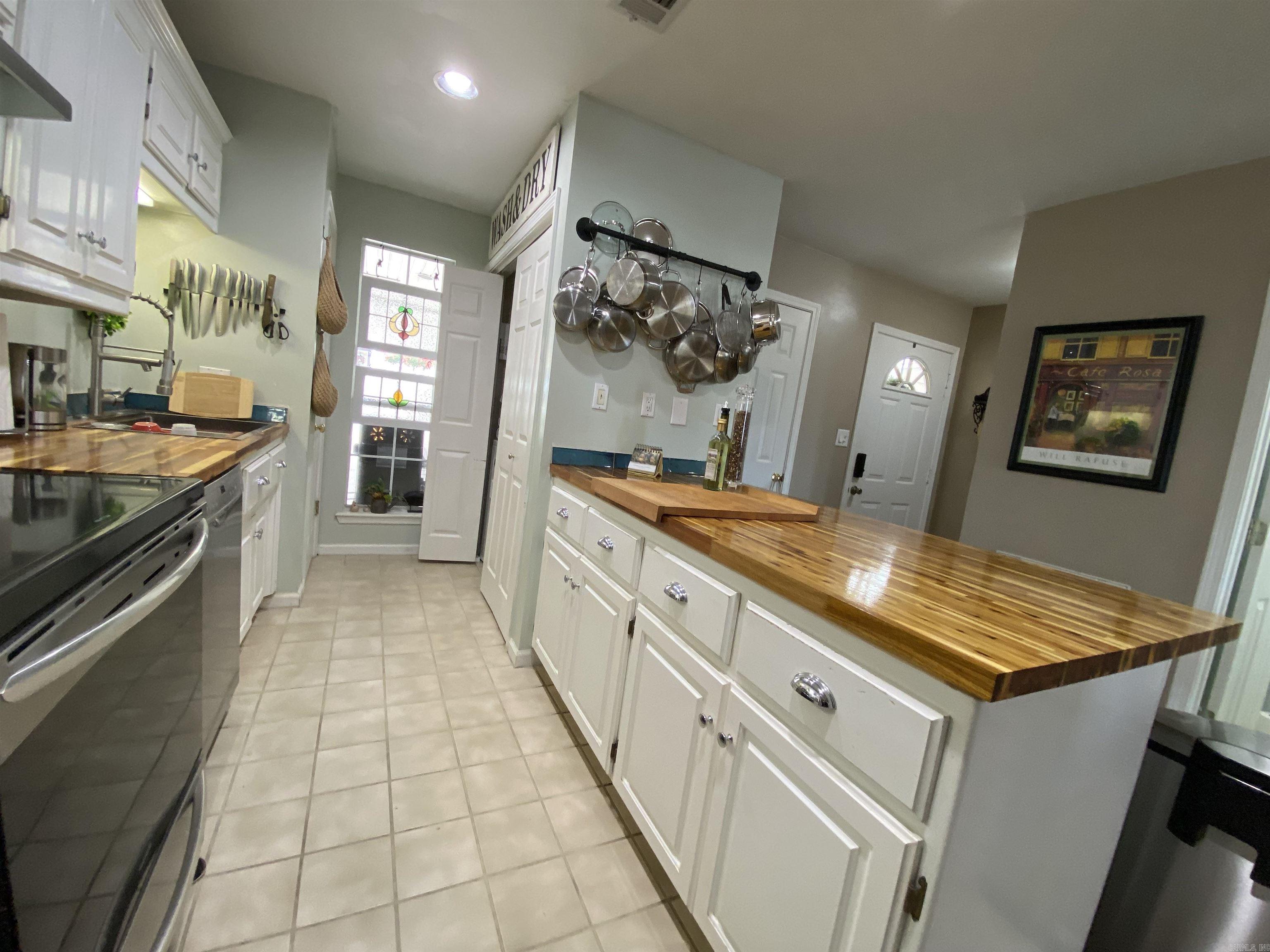 LAKE POINTE GARDEN HOMES - Residential