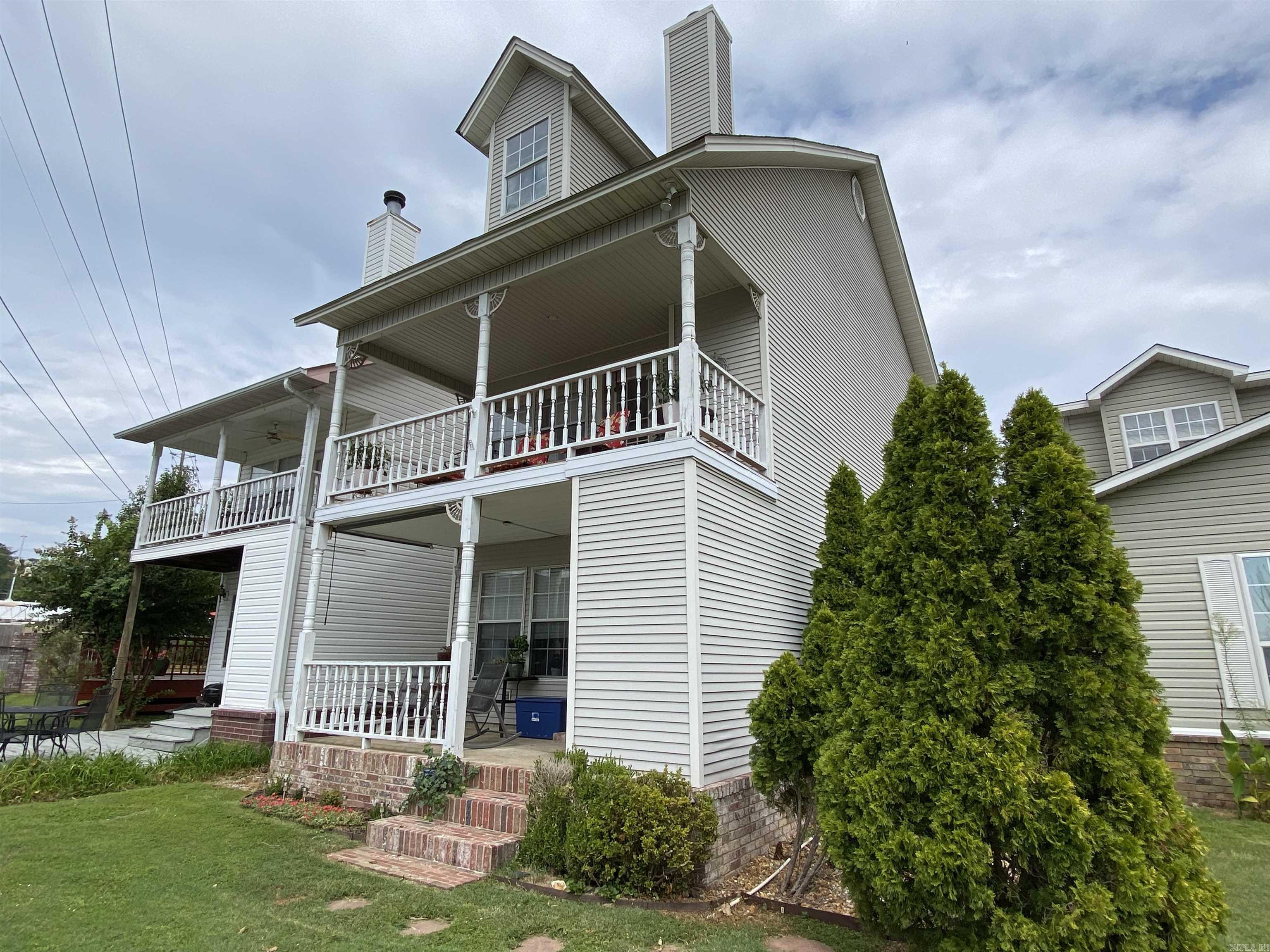 LAKE POINTE GARDEN HOMES - Residential