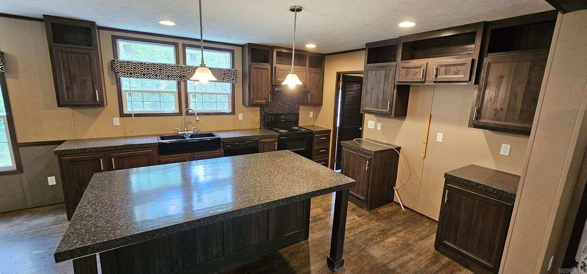 Meadowwood #4 - Residential