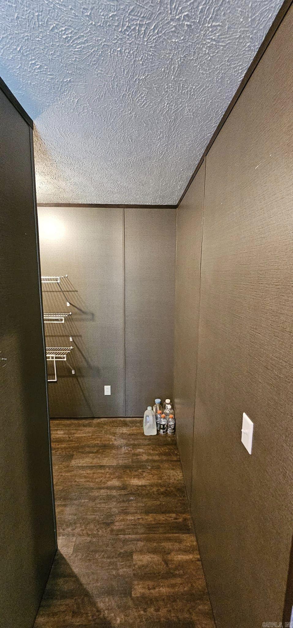 Meadowwood #4 - Residential