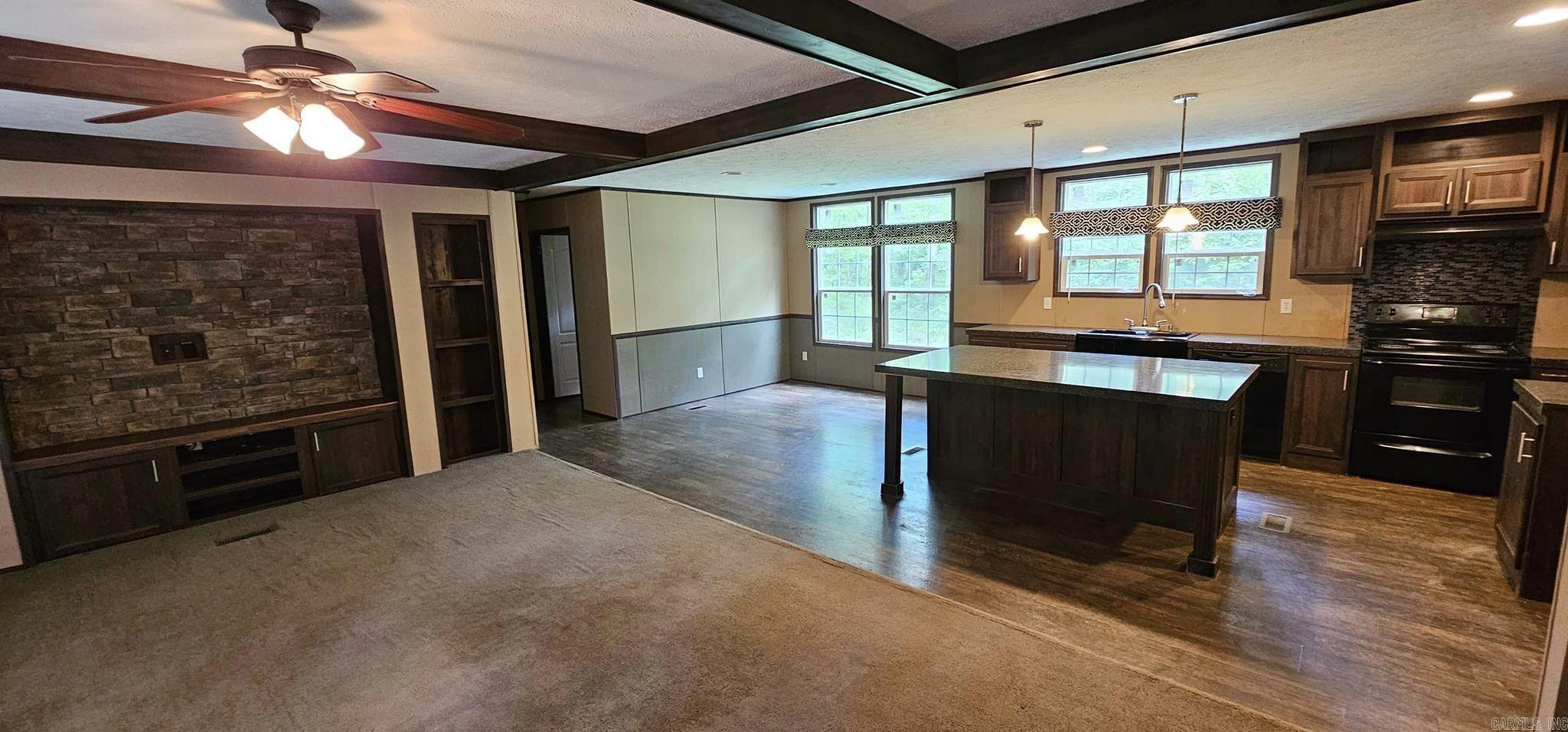 Meadowwood #4 - Residential