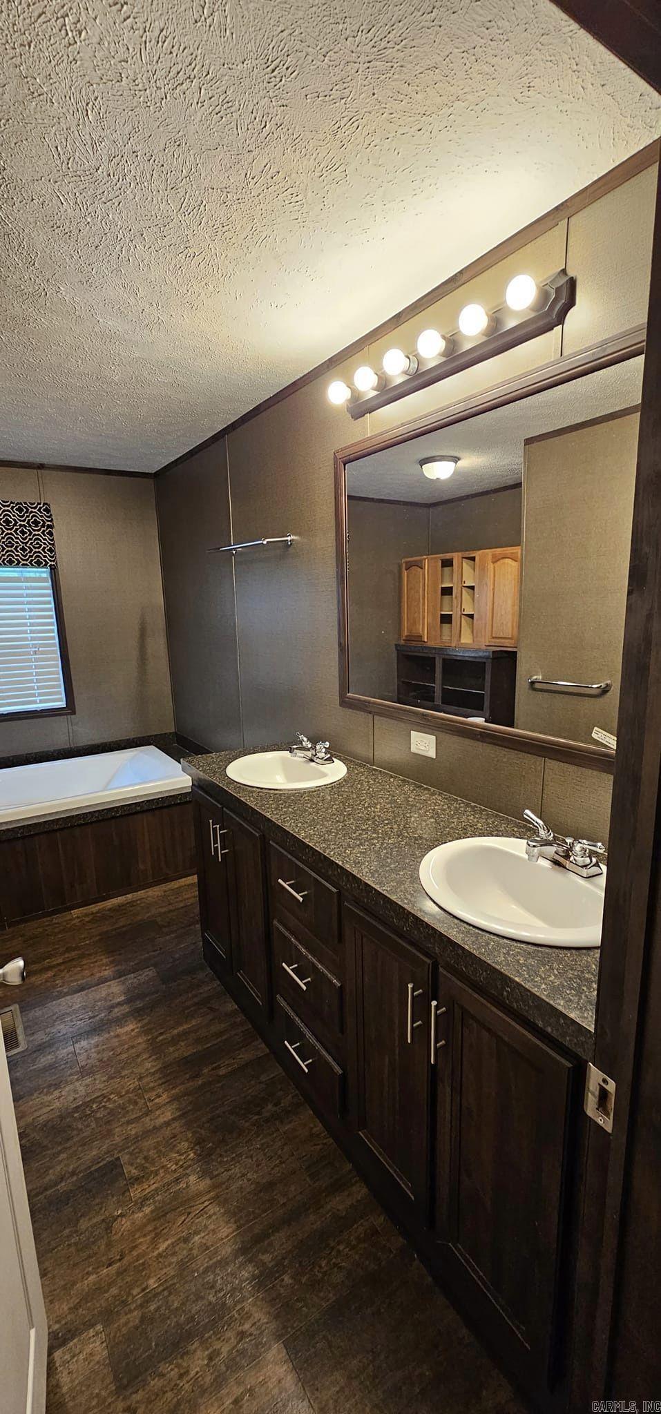 Meadowwood #4 - Residential