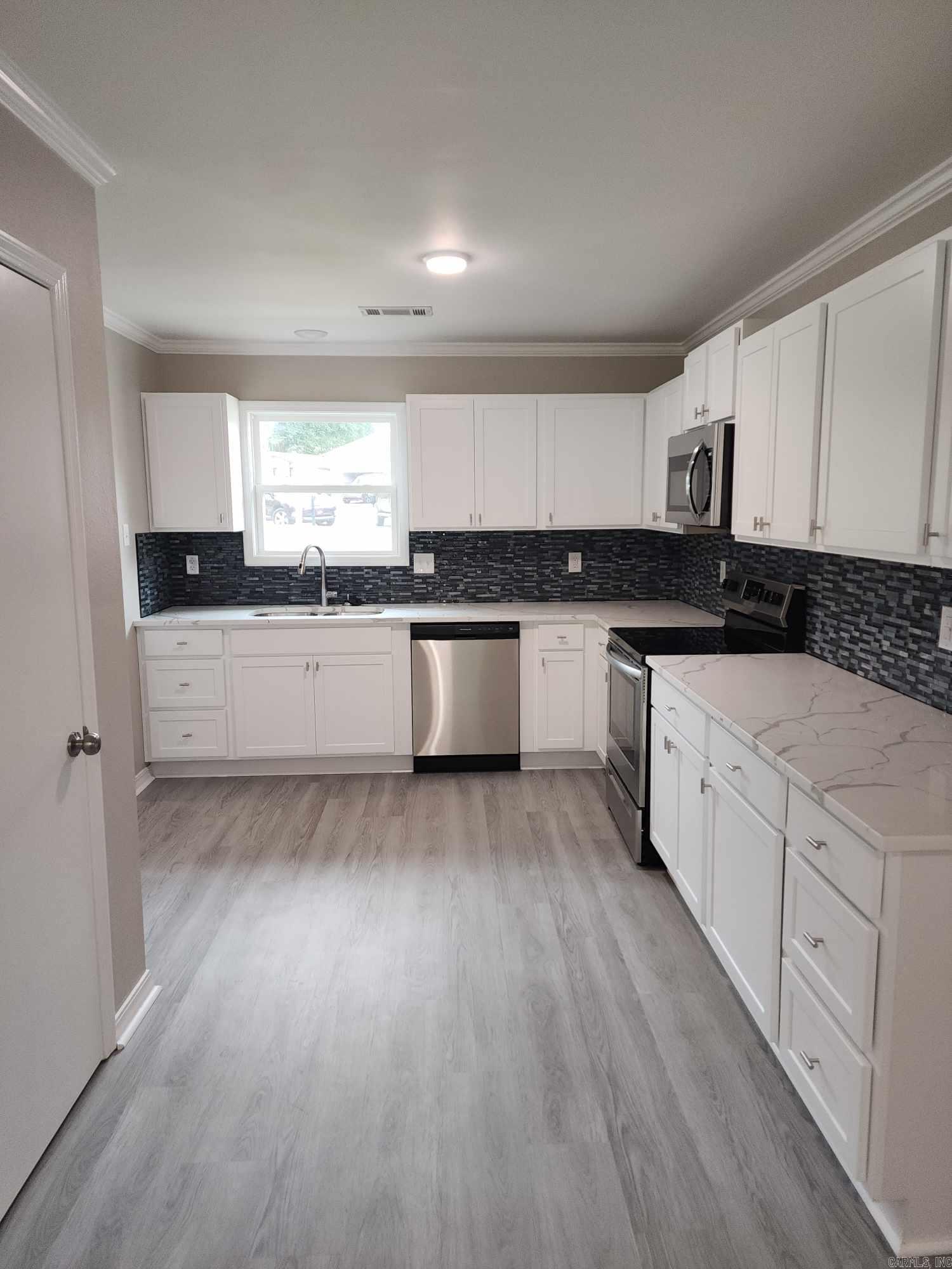 STONEWALL - Residential