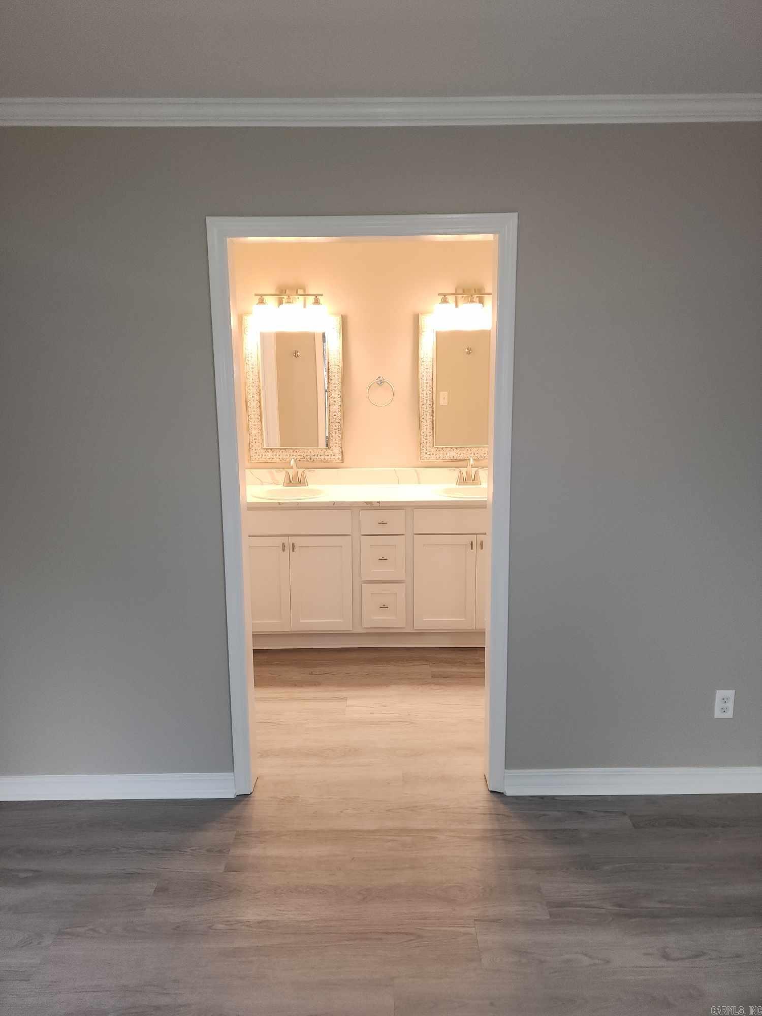 STONEWALL - Residential