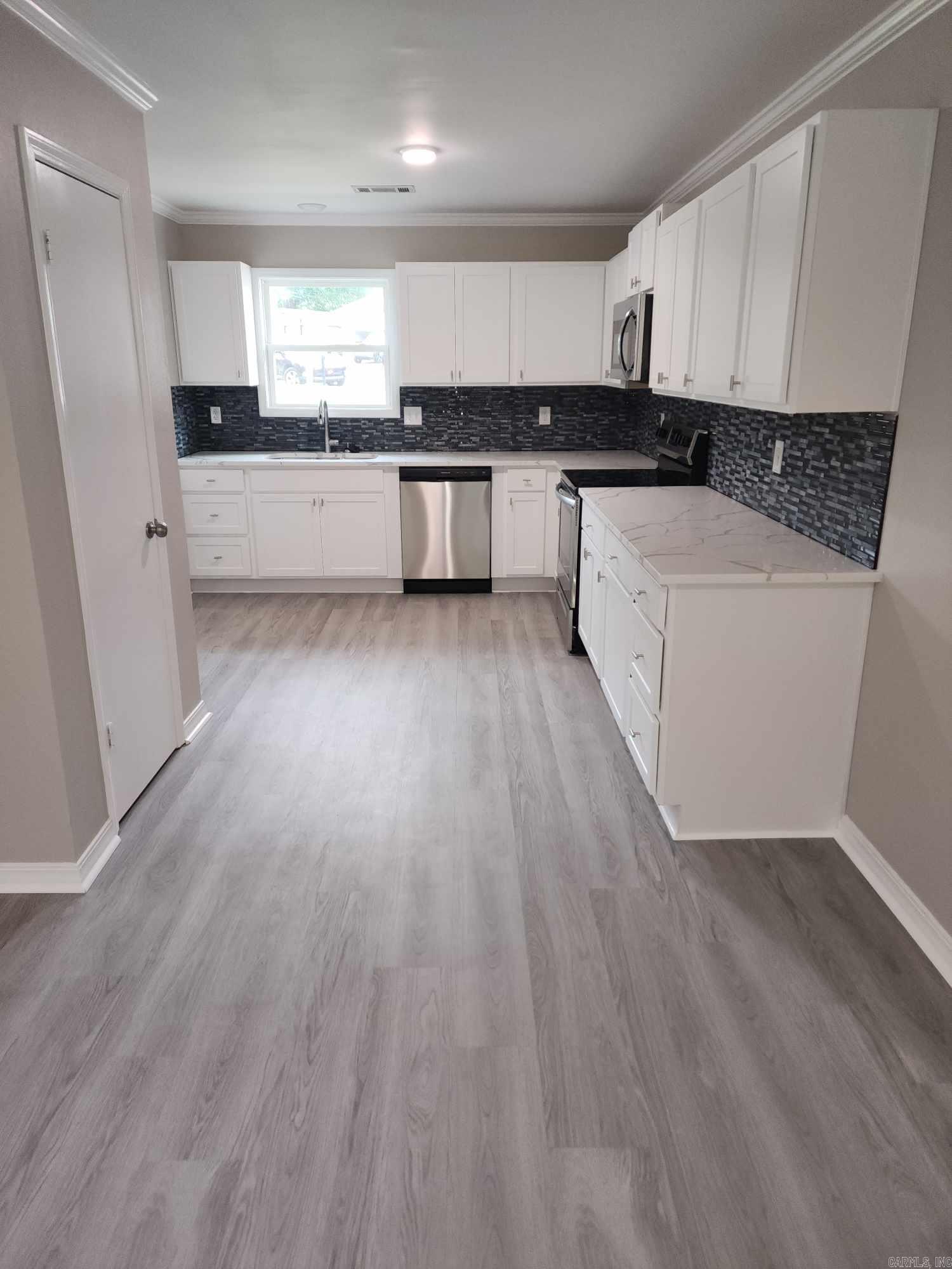 STONEWALL - Residential