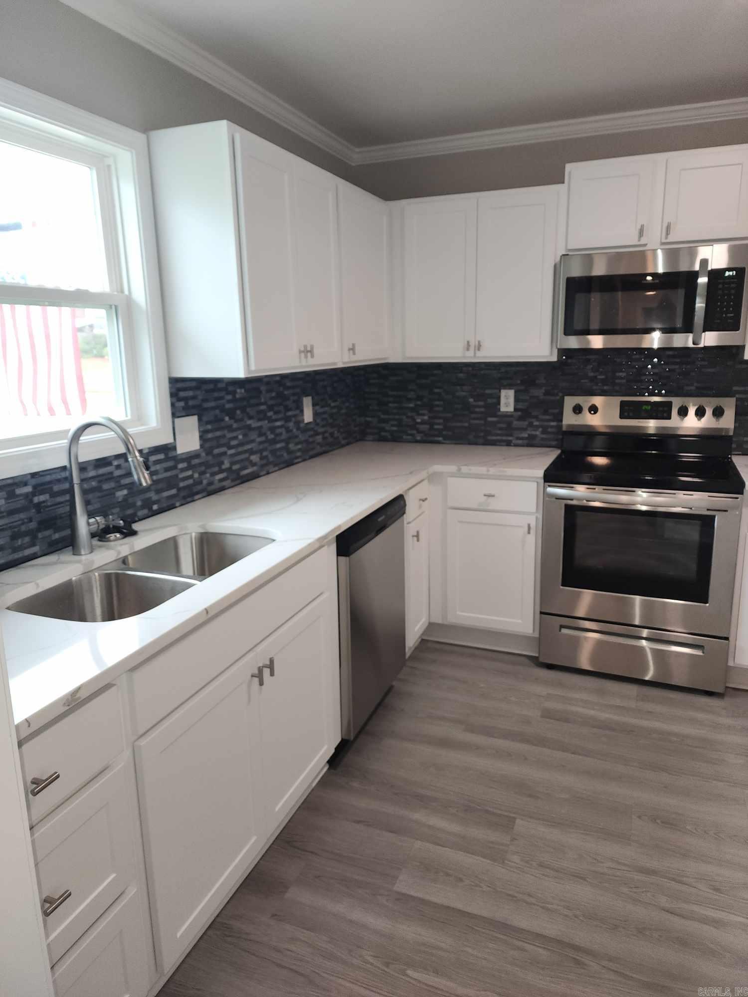 STONEWALL - Residential