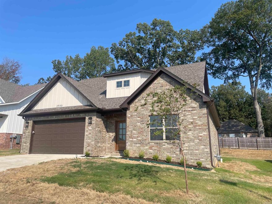 Excellent New Construction with four bedrooms, 2.5 baths, at THIS price??? This is a rare opportunity to grab the most affordable Billy Stain Construction home in Conway, so don't let it pass you by!