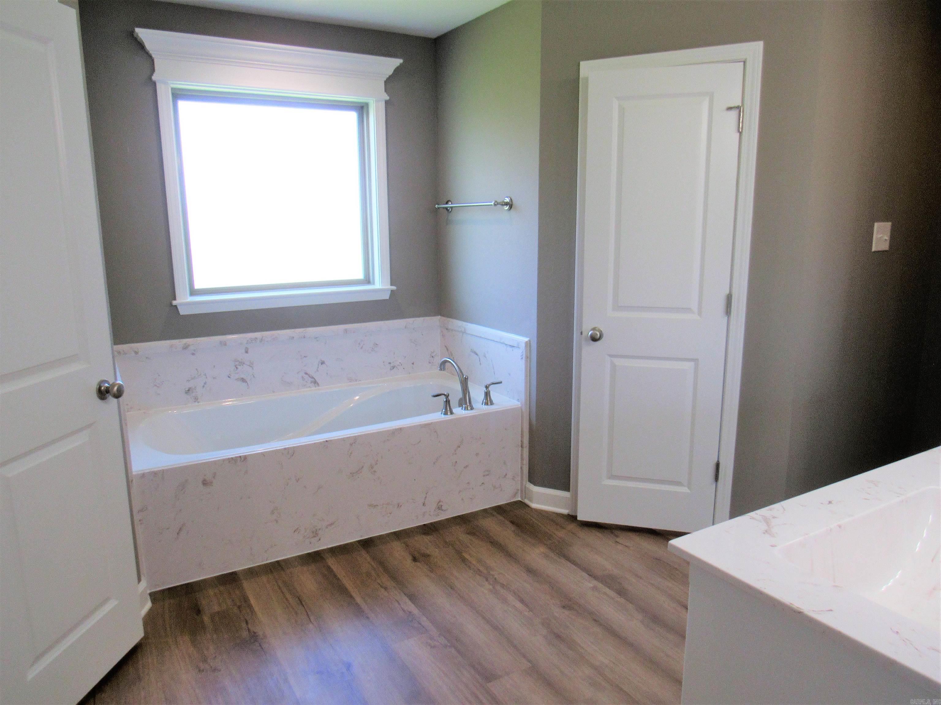 JAXON TERRACE - Residential