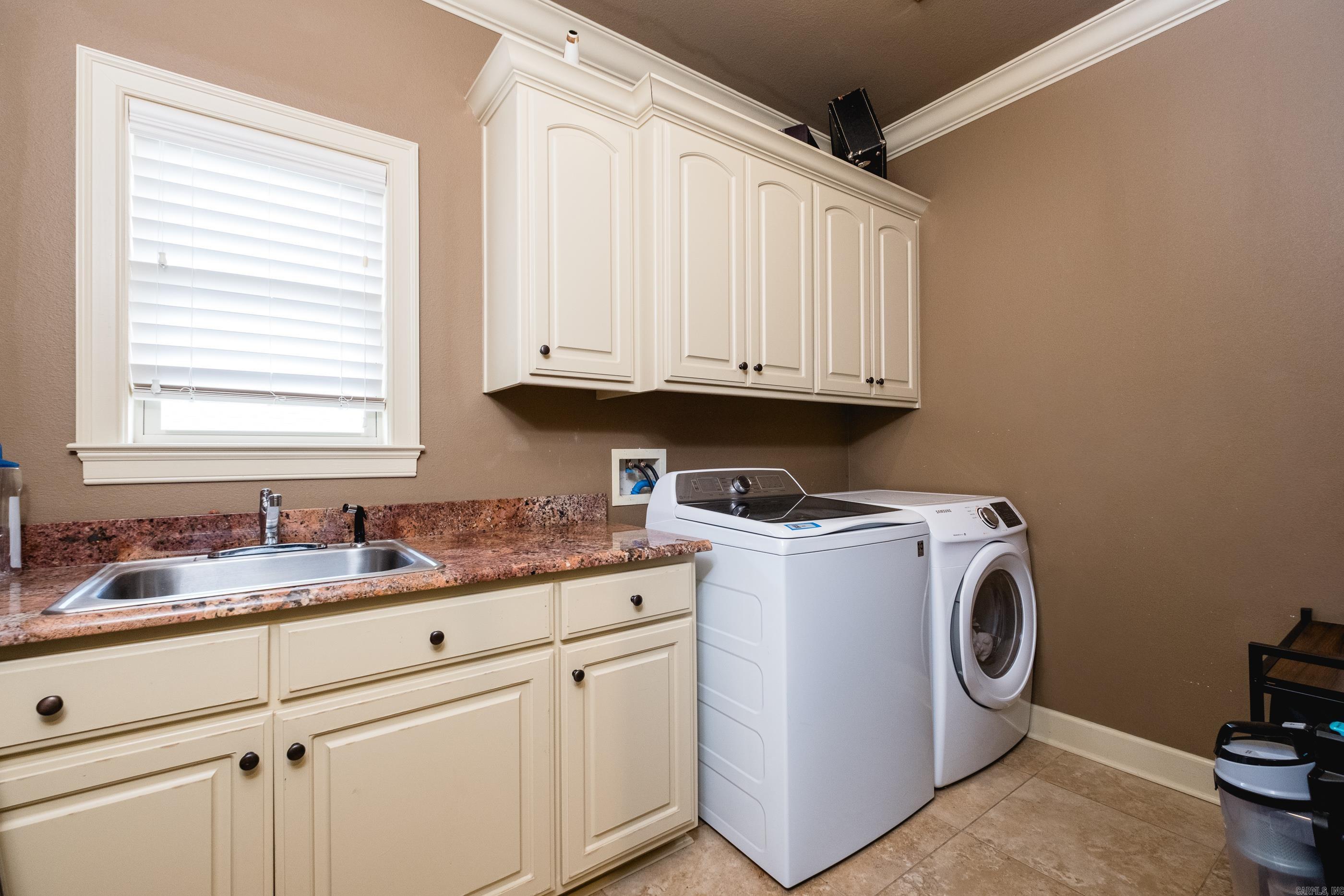 CHENAL VALLEY EPERNAY PLACE - Residential