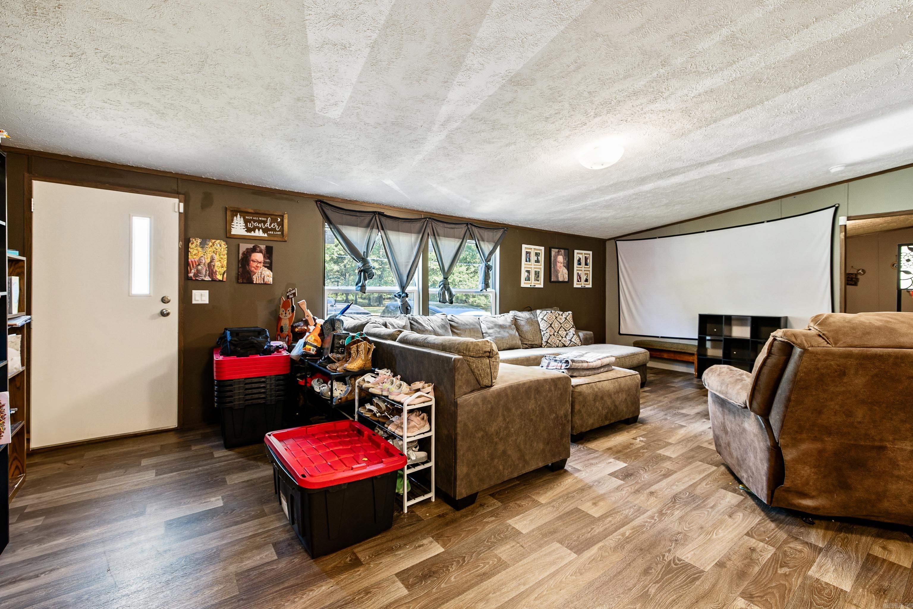 PINE MEADOWS - Residential