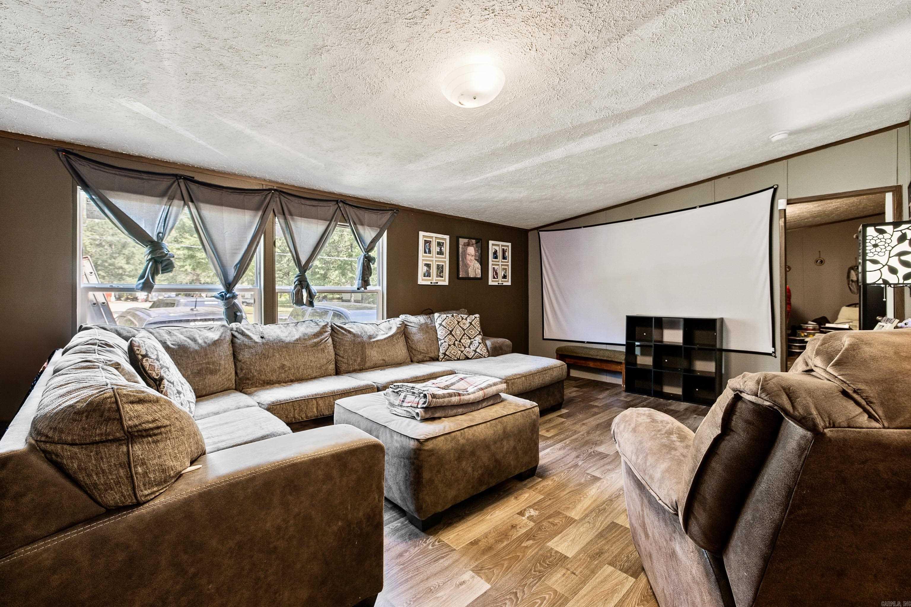 PINE MEADOWS - Residential