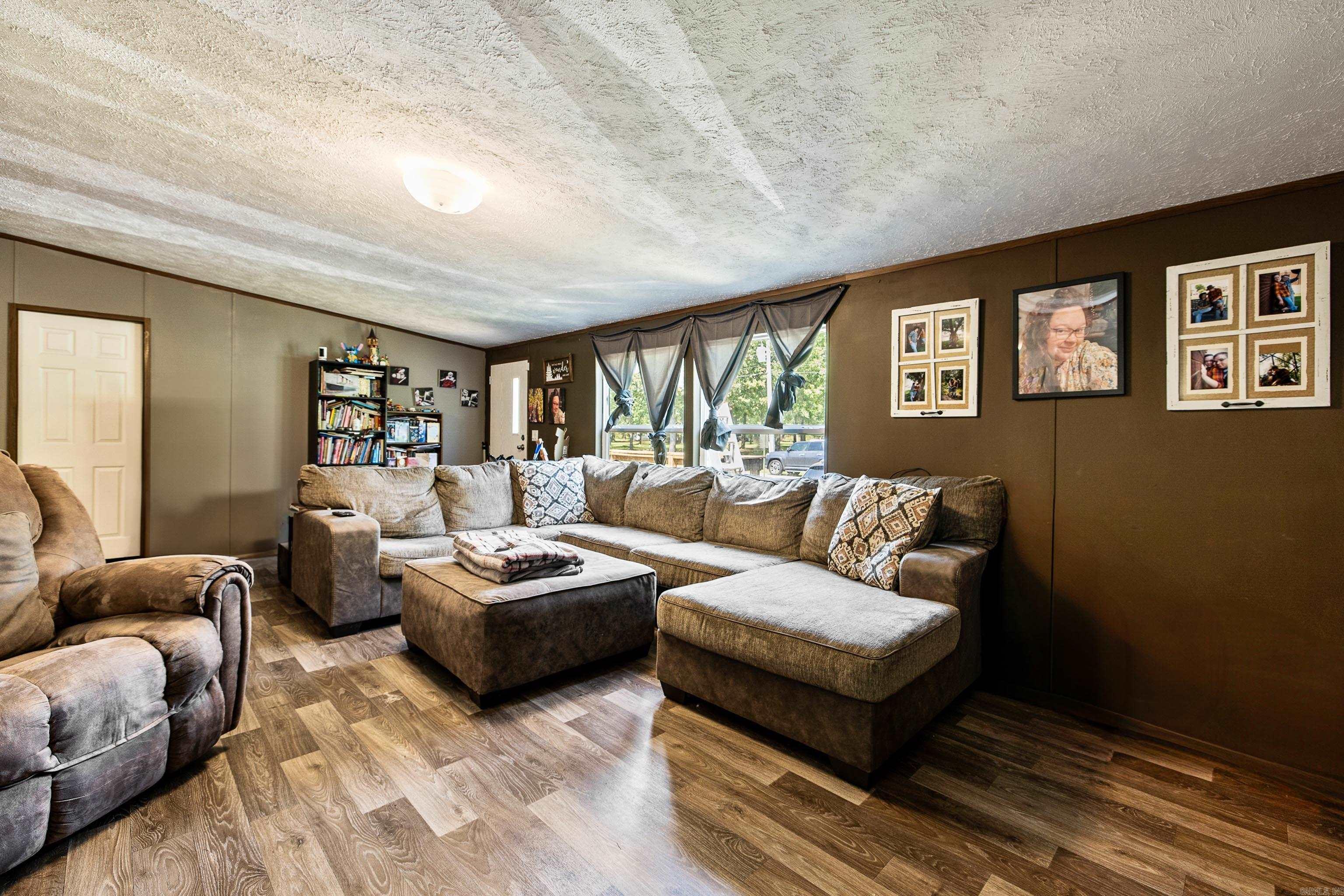 PINE MEADOWS - Residential