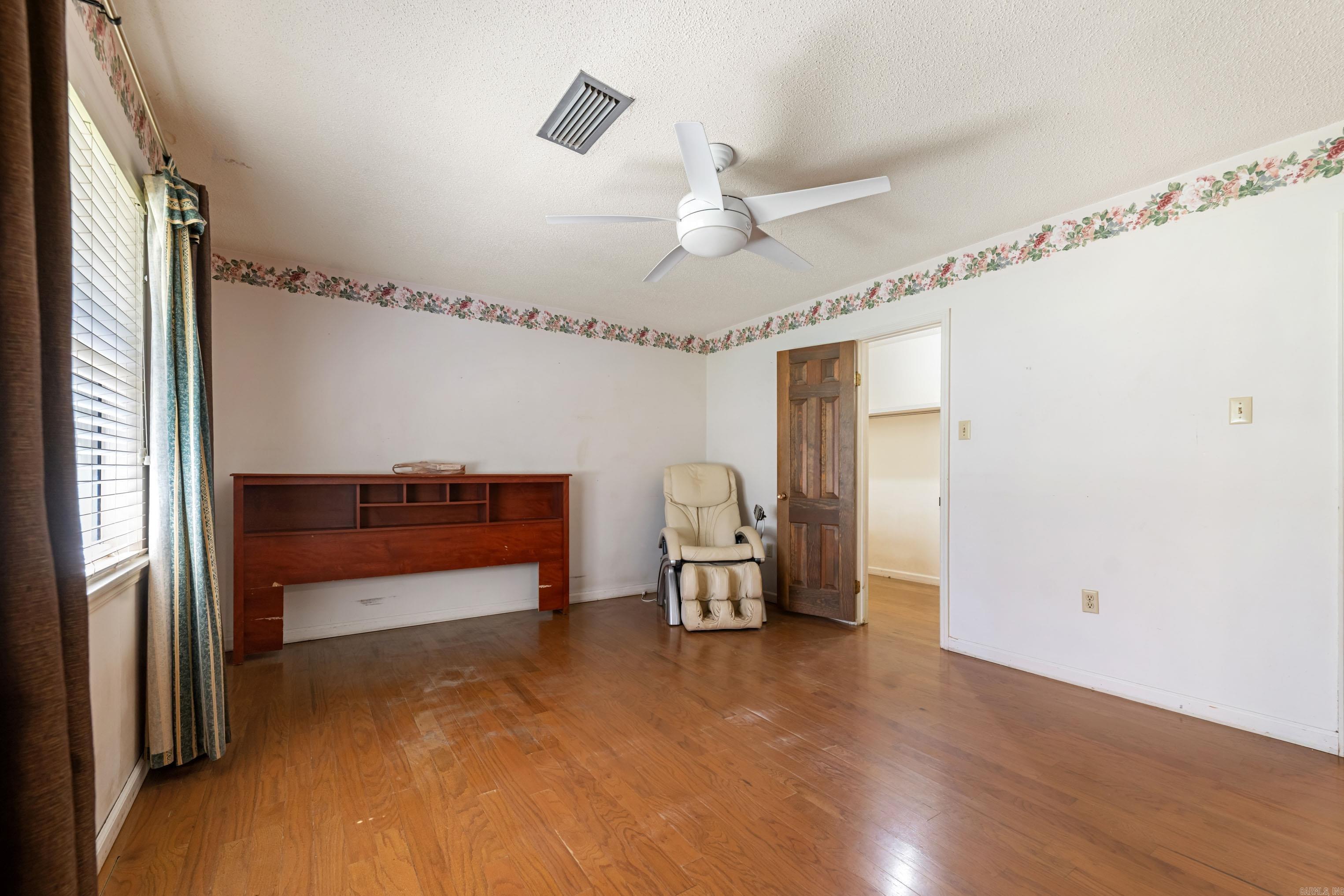 TREASURE HILL - Residential