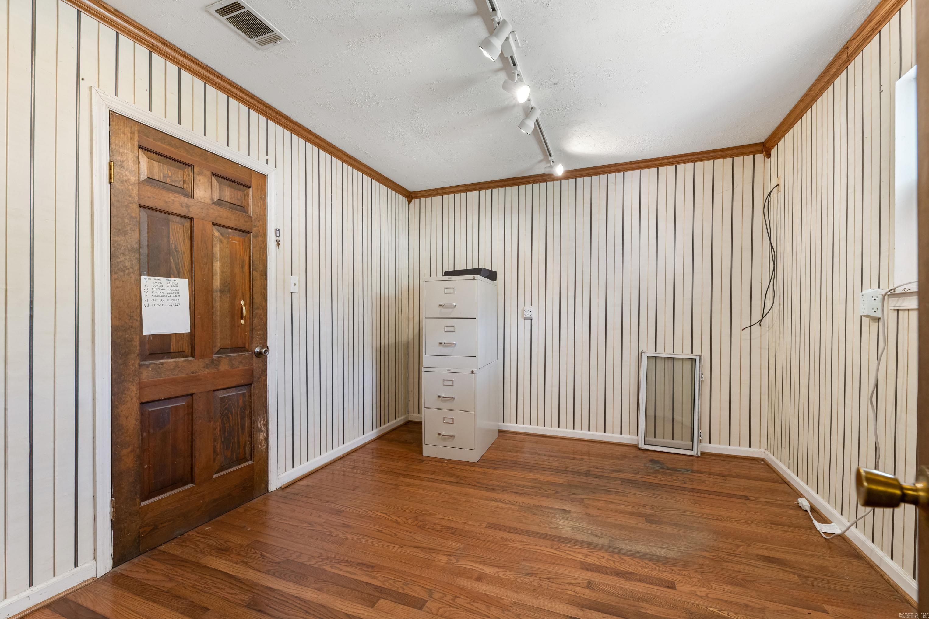 TREASURE HILL - Residential