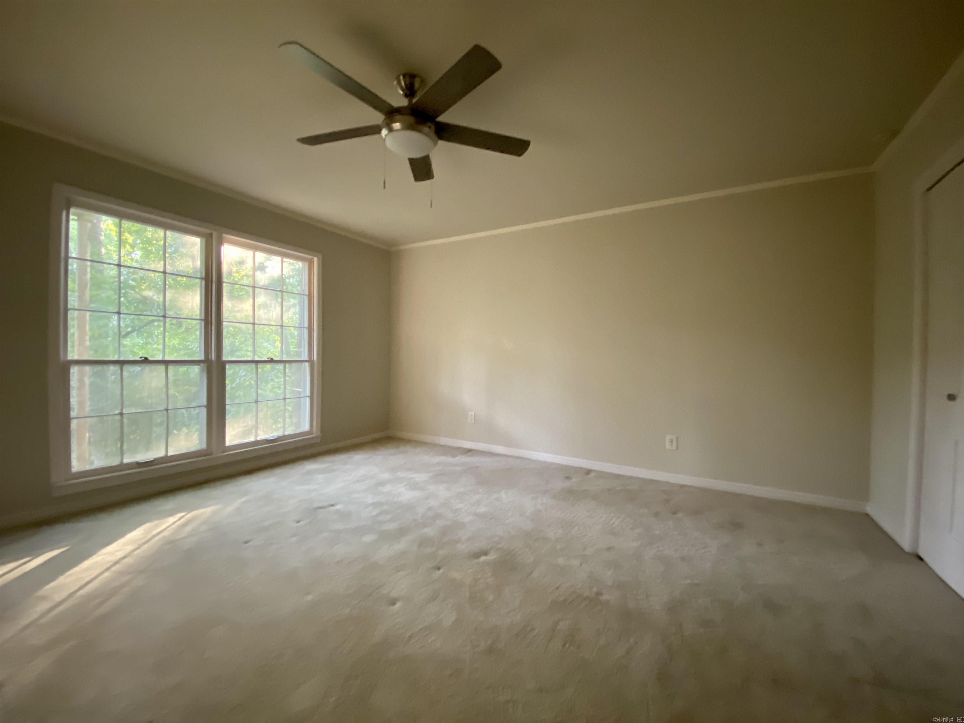 LEAWOOD MANOR - Residential