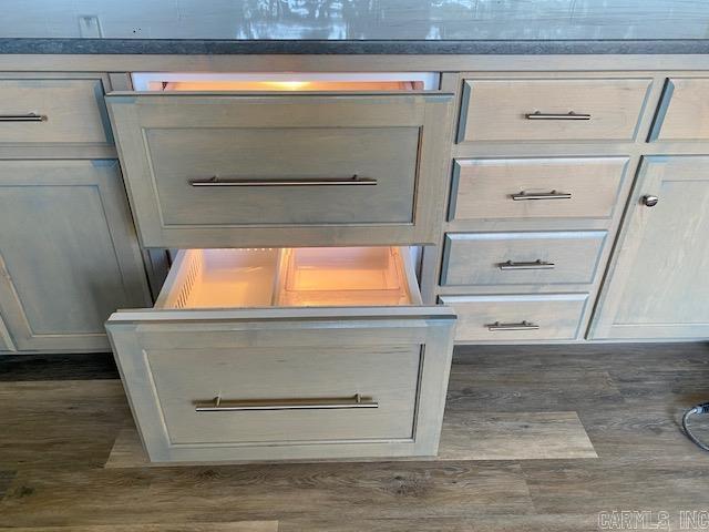 LEAWOOD MANOR - Residential