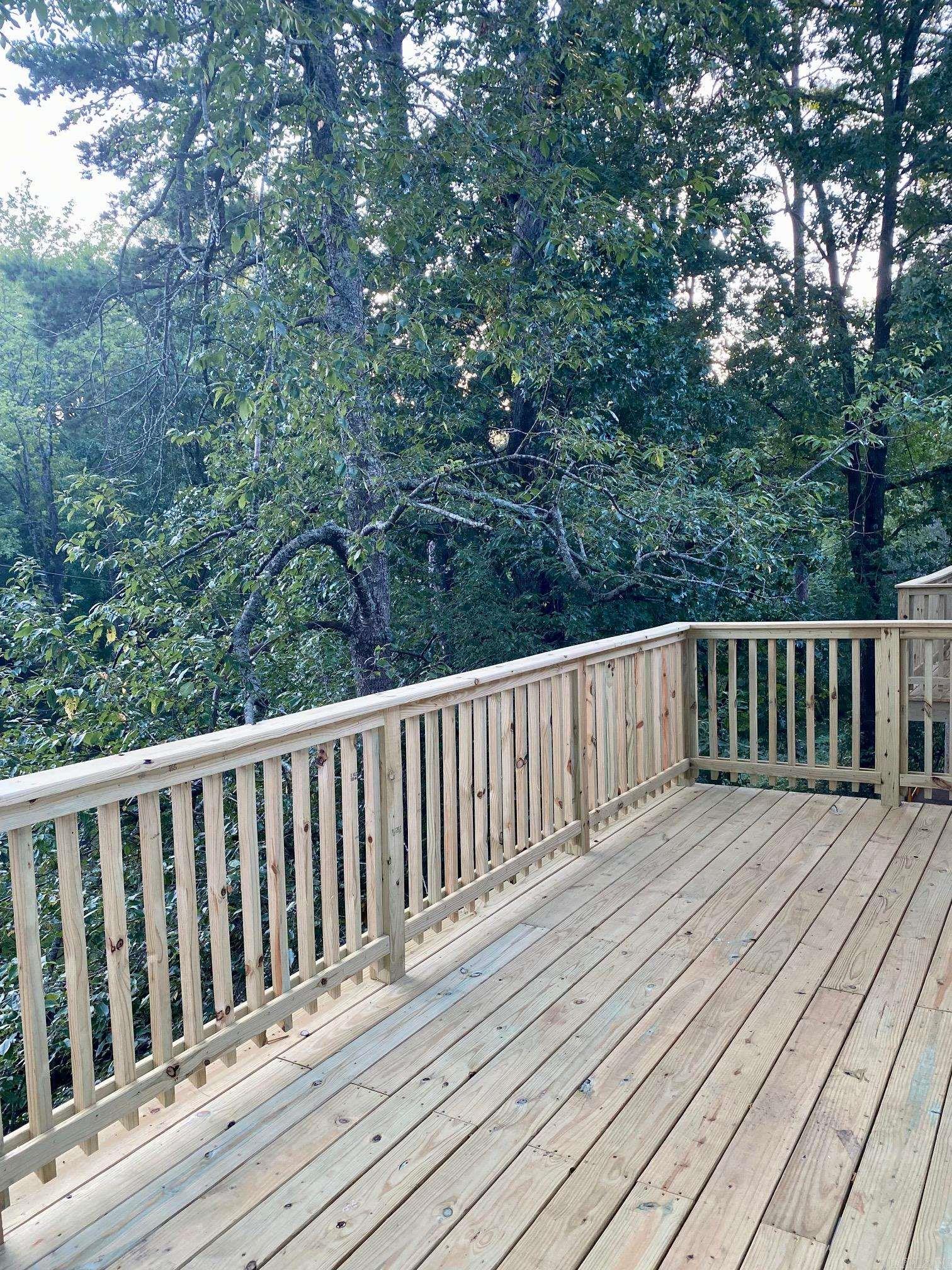 LEAWOOD MANOR - Residential