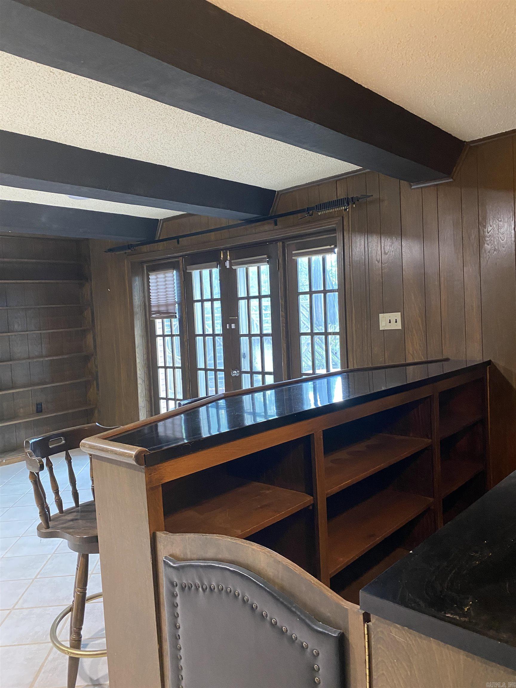 LEAWOOD MANOR - Residential