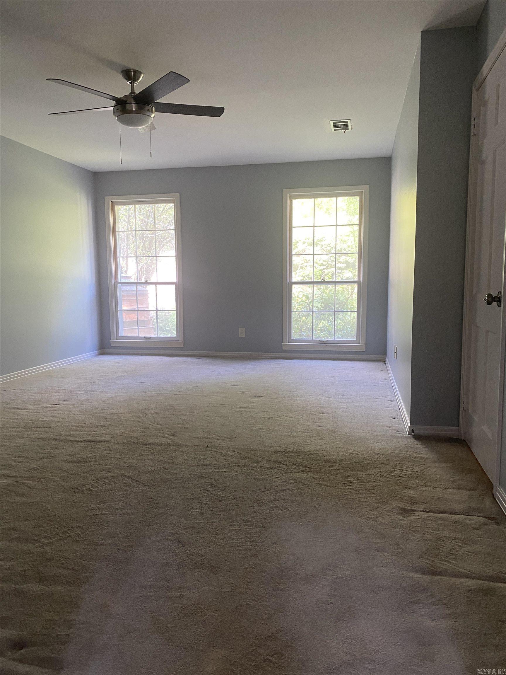 LEAWOOD MANOR - Residential