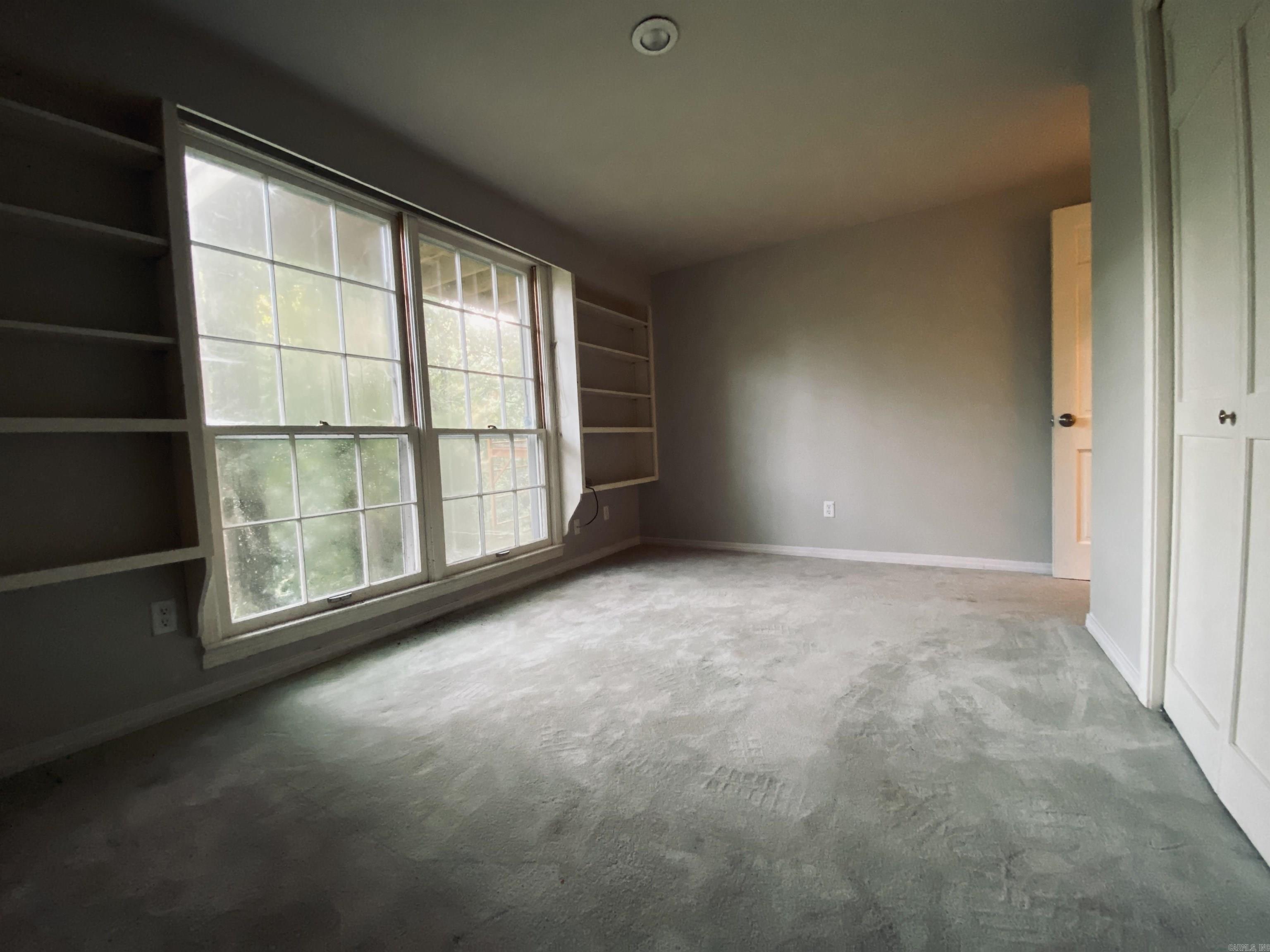 LEAWOOD MANOR - Residential