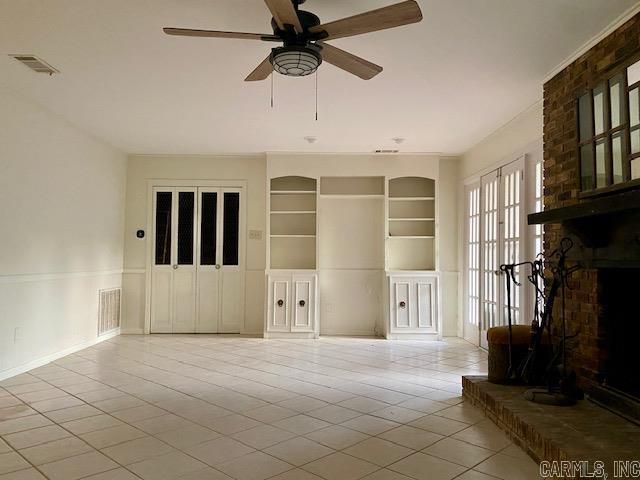 LEAWOOD MANOR - Residential