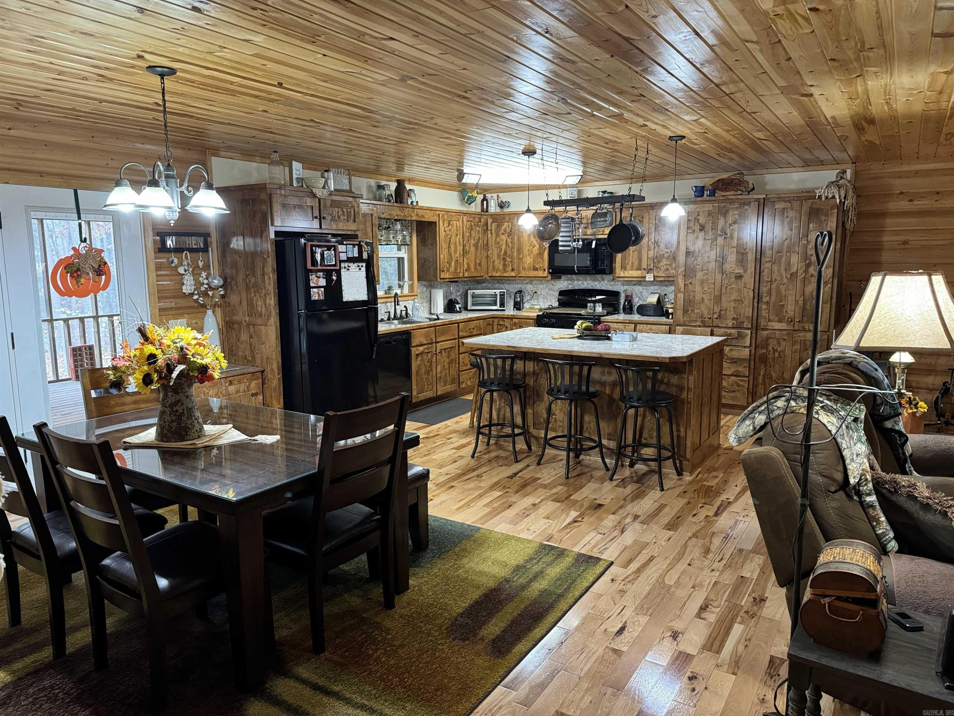 WOODLAND ACRES - Residential