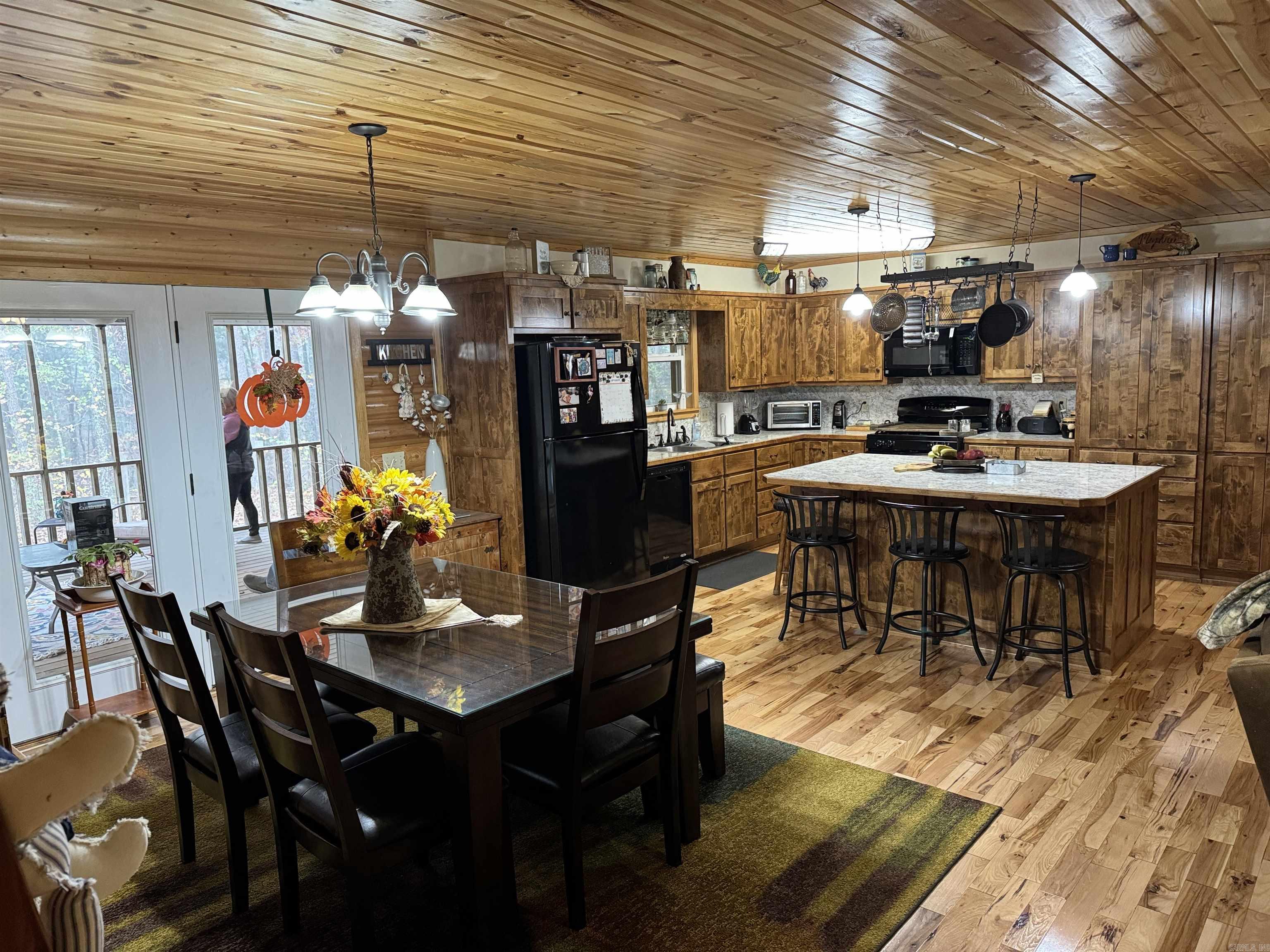 WOODLAND ACRES - Residential