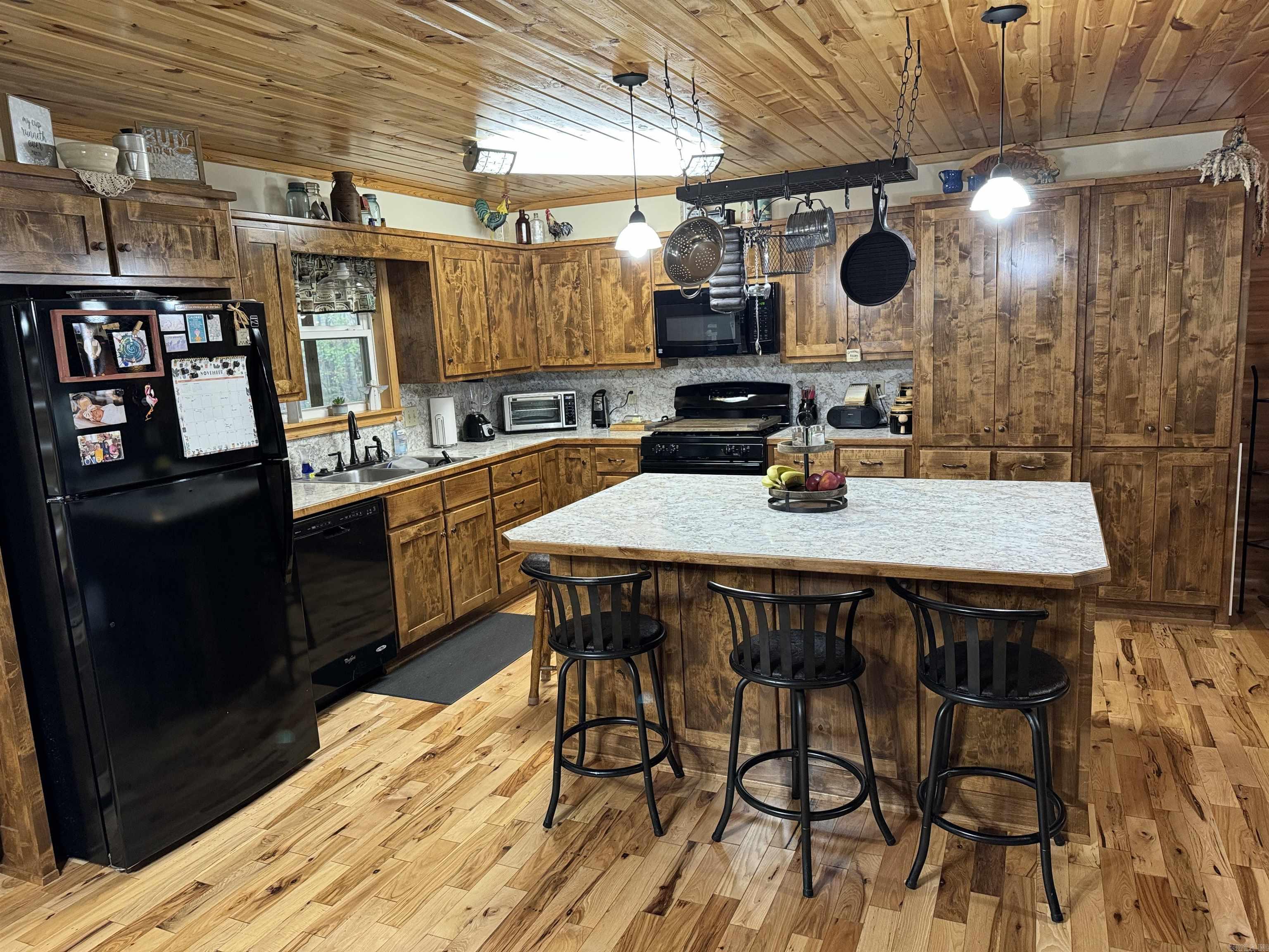 WOODLAND ACRES - Residential