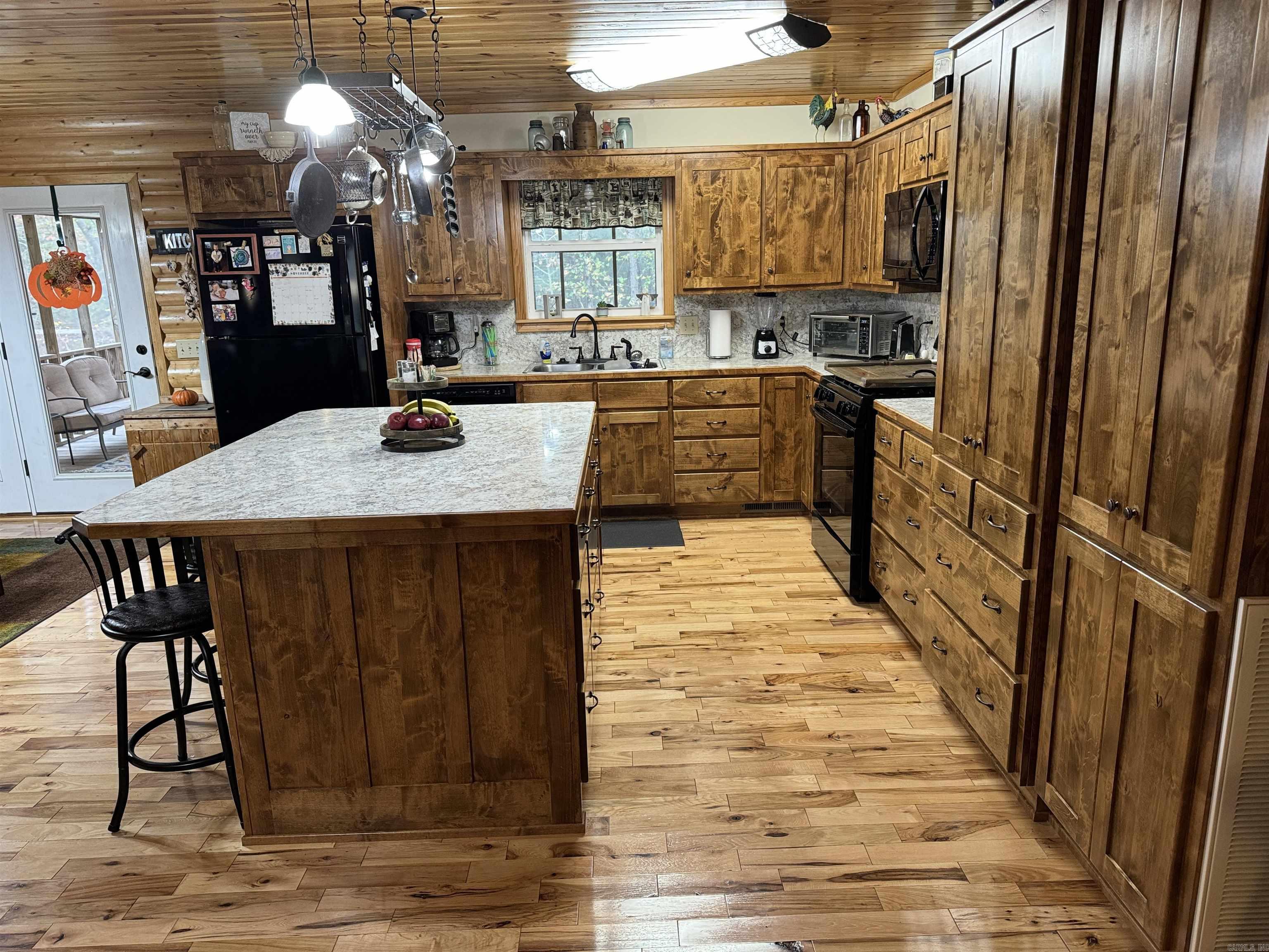 WOODLAND ACRES - Residential