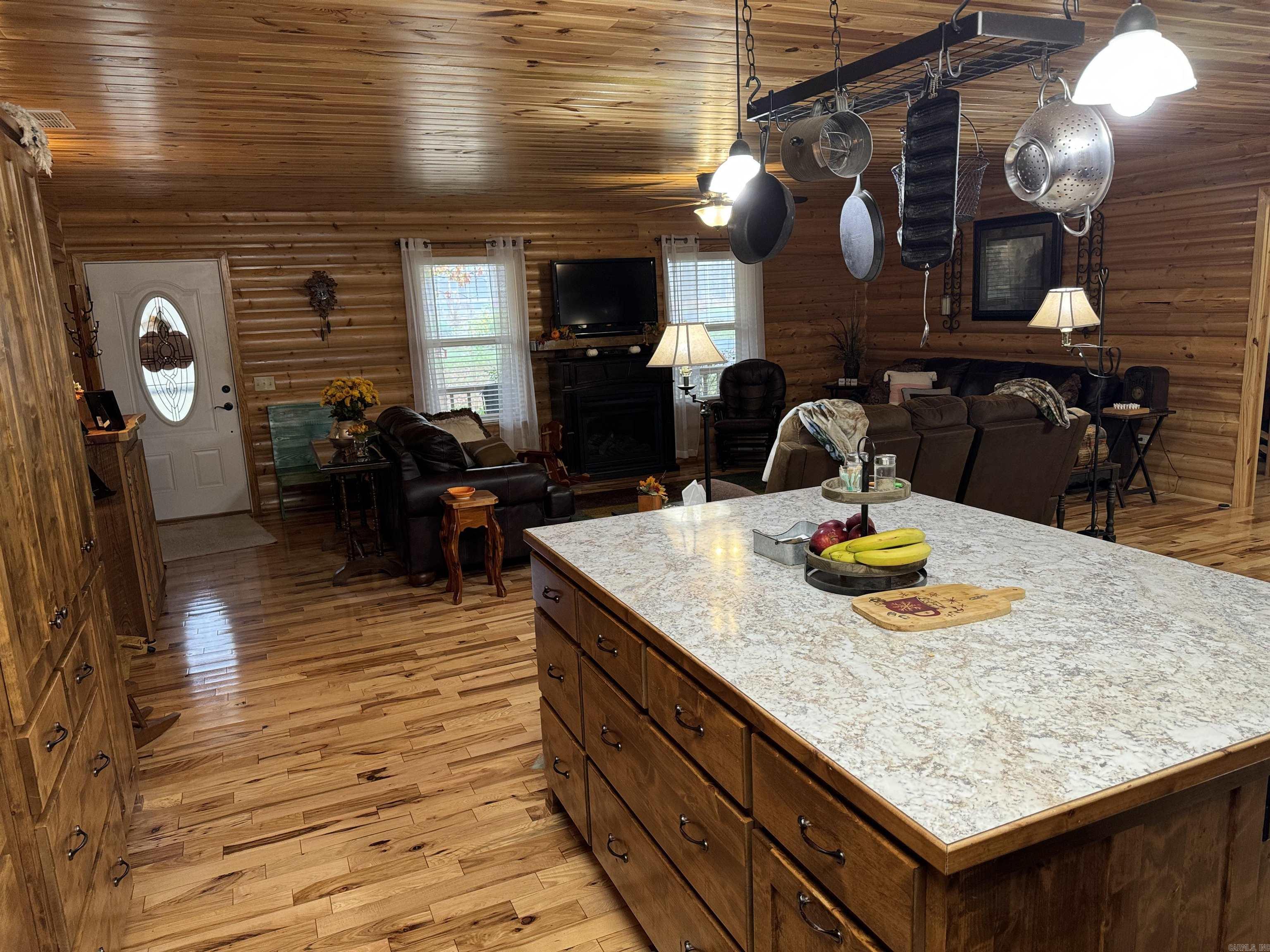 WOODLAND ACRES - Residential