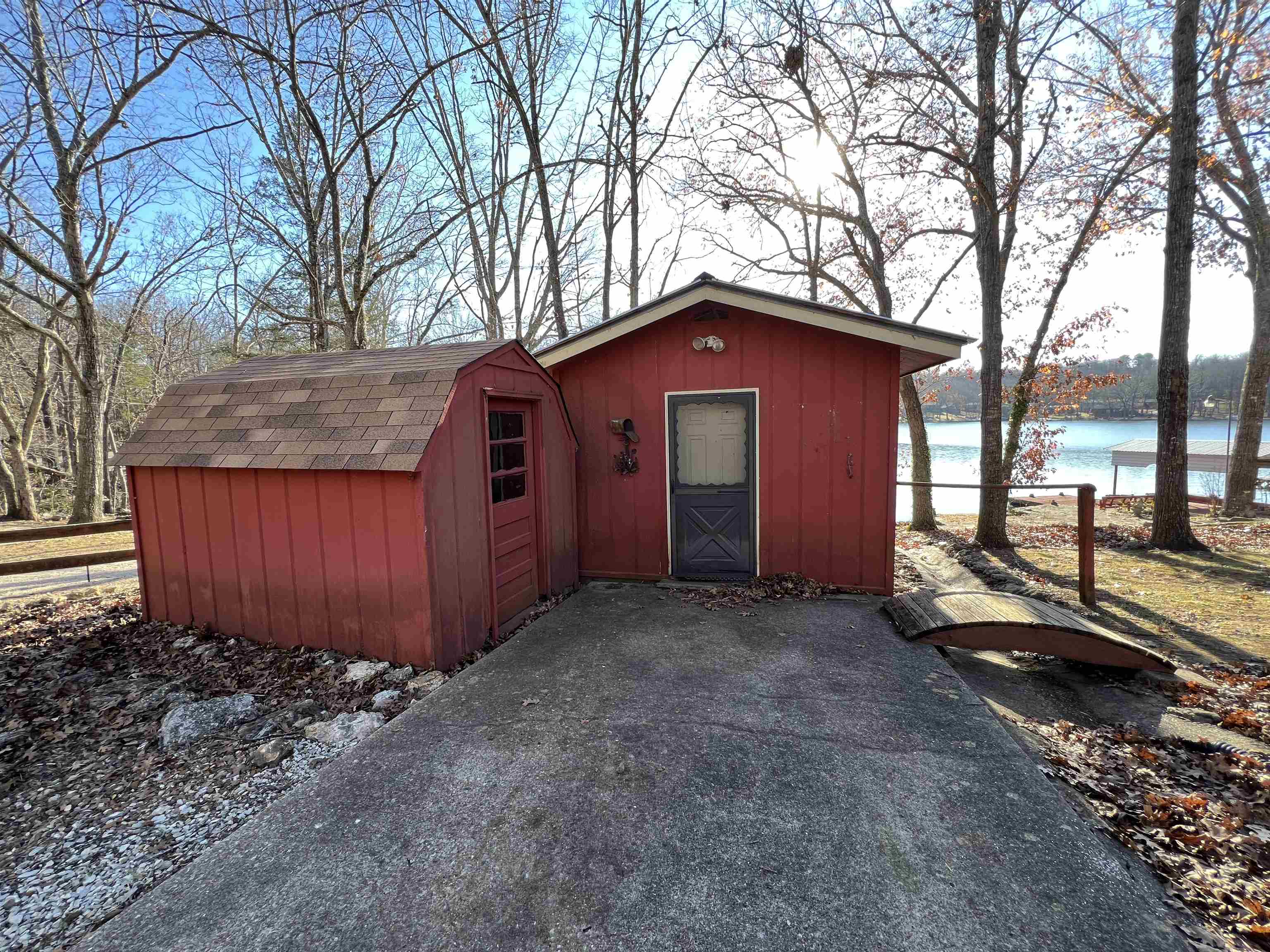 EAST LAKE - Residential