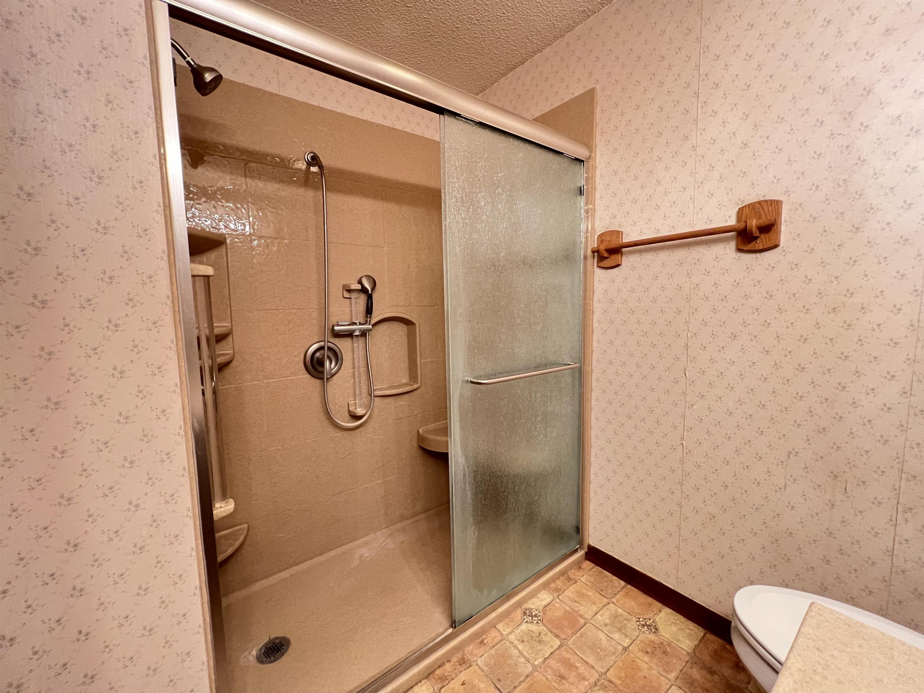 EAST LAKE - Residential