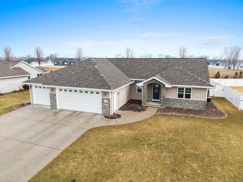 Photo of 1748 BRIDGE PORT Circle, DE PERE, WI 54115 (MLS # 50321368)