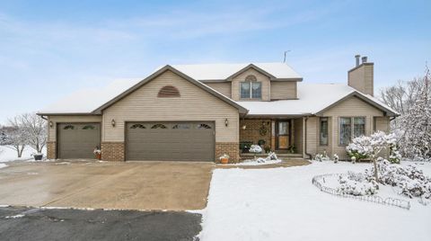 Photo of N1100 WOOD Lane, PULASKI, WI 54162 (MLS # 50314733)