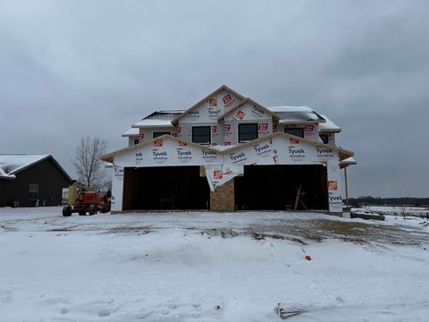 Photo of 2616 NORTHPOINT Drive, NEW LONDON, WI 54961 (MLS # 50320365)