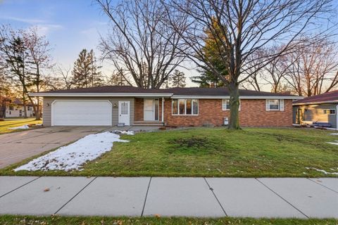 Photo of 533 CAROL LYNN Drive, LITTLE CHUTE, WI 54140 (MLS # 50319840)