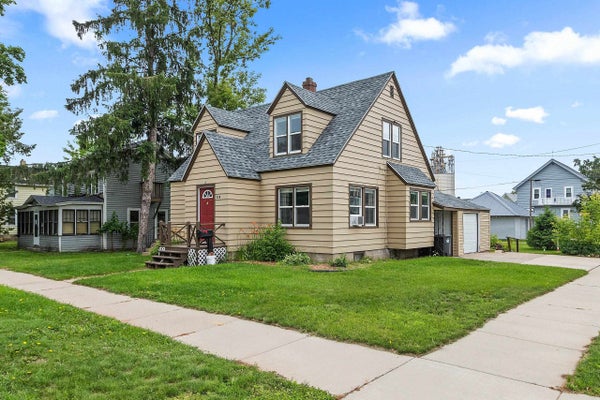 220 S UNION ST, SHAWANO, WI 54166 - Image 01f50b03e6faa70fff80bb7efdff97e4/1944010102