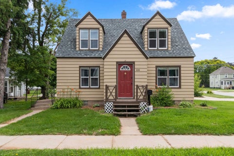 Photo of 220 S UNION Street, SHAWANO, WI 54166 (MLS # 50332805)
