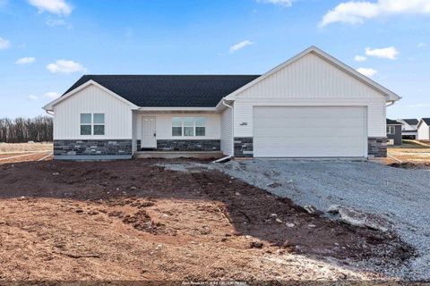 Photo of 2662 LAWRENCE Lane, NEENAH, WI 54956 (MLS # 50321054)