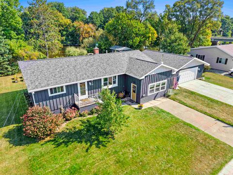 Photo of 910 MCDONALD Street, OCONTO, WI 54153 (MLS # 50315334)