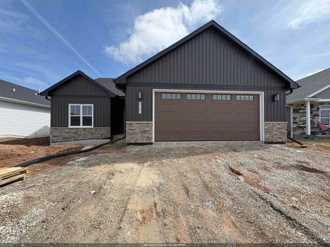 Photo of 3141 LAZY OAK Court, GREEN BAY, WI 54311 (MLS # 50321344)