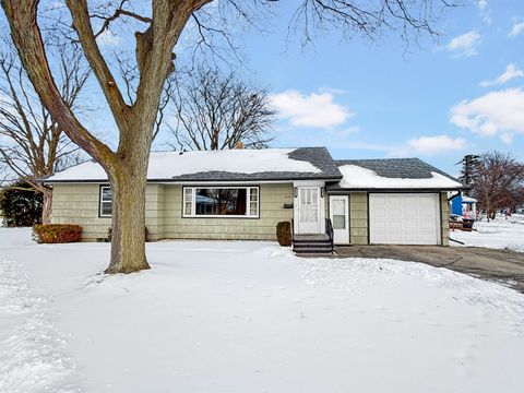 Photo of 2116 16TH Avenue, MENOMINEE, MI 49858 (MLS # 50319287)