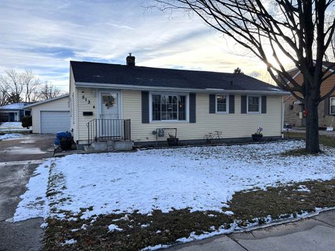 Photo of 513 W 8TH Street, KAUKAUNA, WI 54130 (MLS # 50319904)