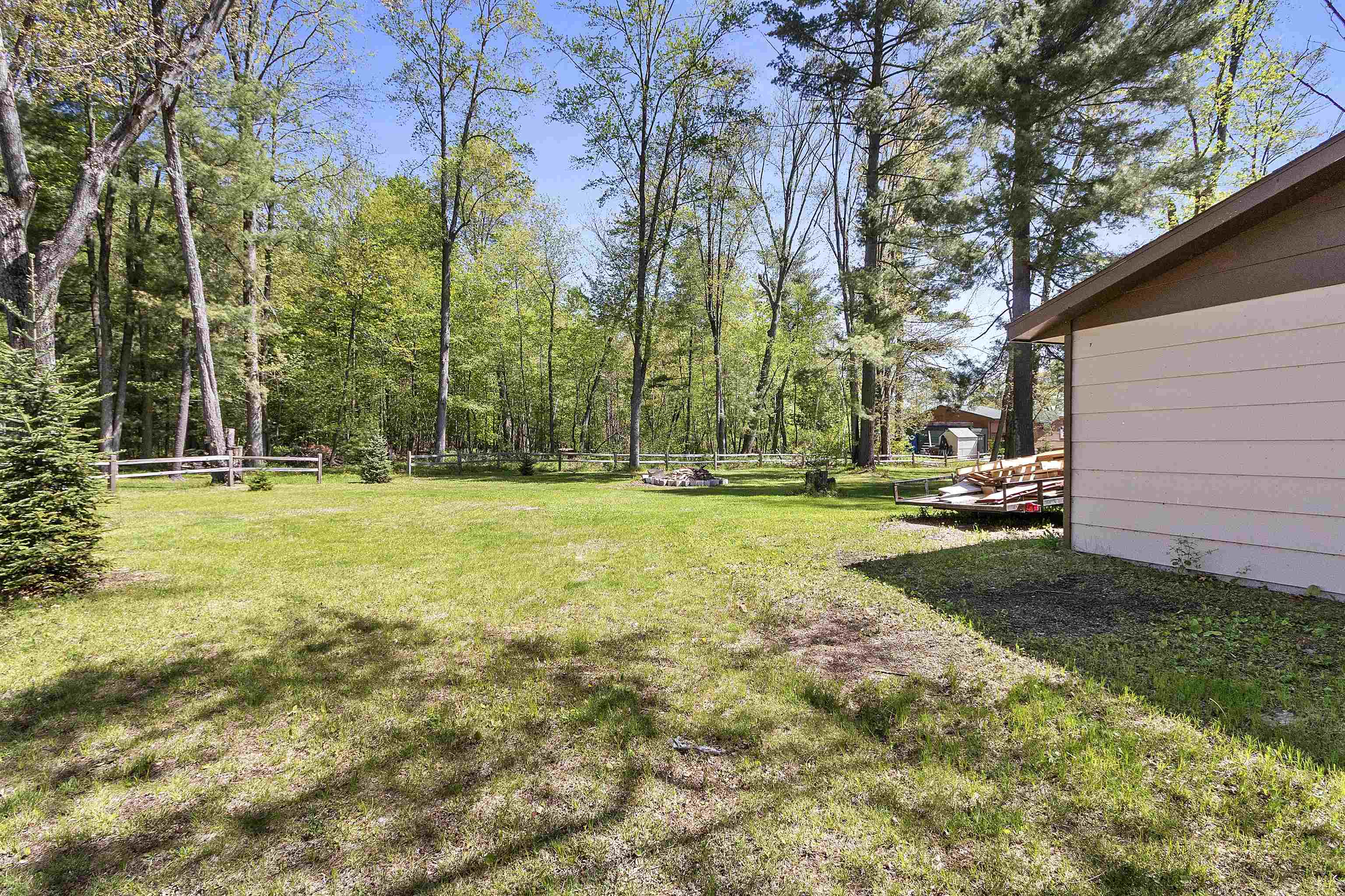 Shawano, Wisconsin 54166, United States, 3 Bedrooms Bedrooms, ,2 BathroomsBathrooms,Residential,Active,133645